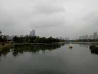 hefei_recreational_area_with_lake_in_summer_2017_01