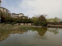 south_campus_1_another_lake_spring_01